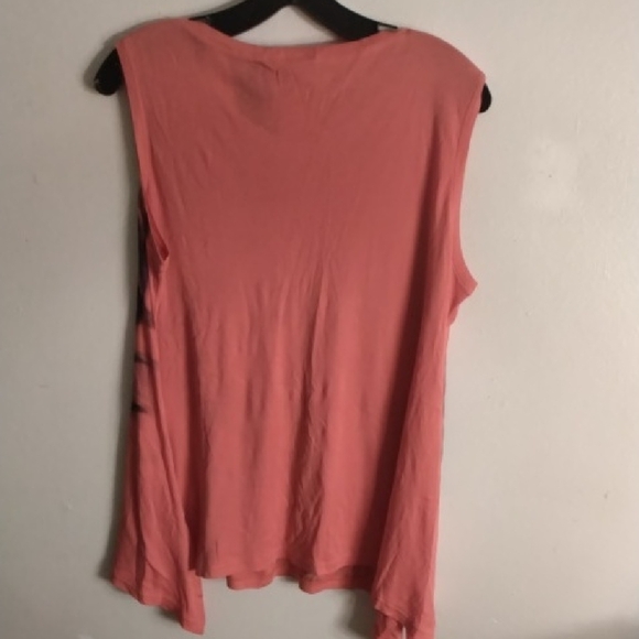Abstract Coral Sleeveless Top - Picture 2 of 3